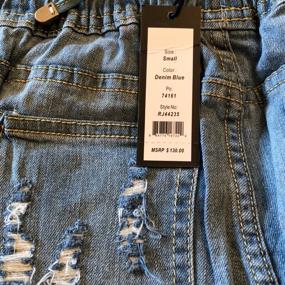 Romeo & Juliet Couture Denim Shorts. S - Picture 6 of 7